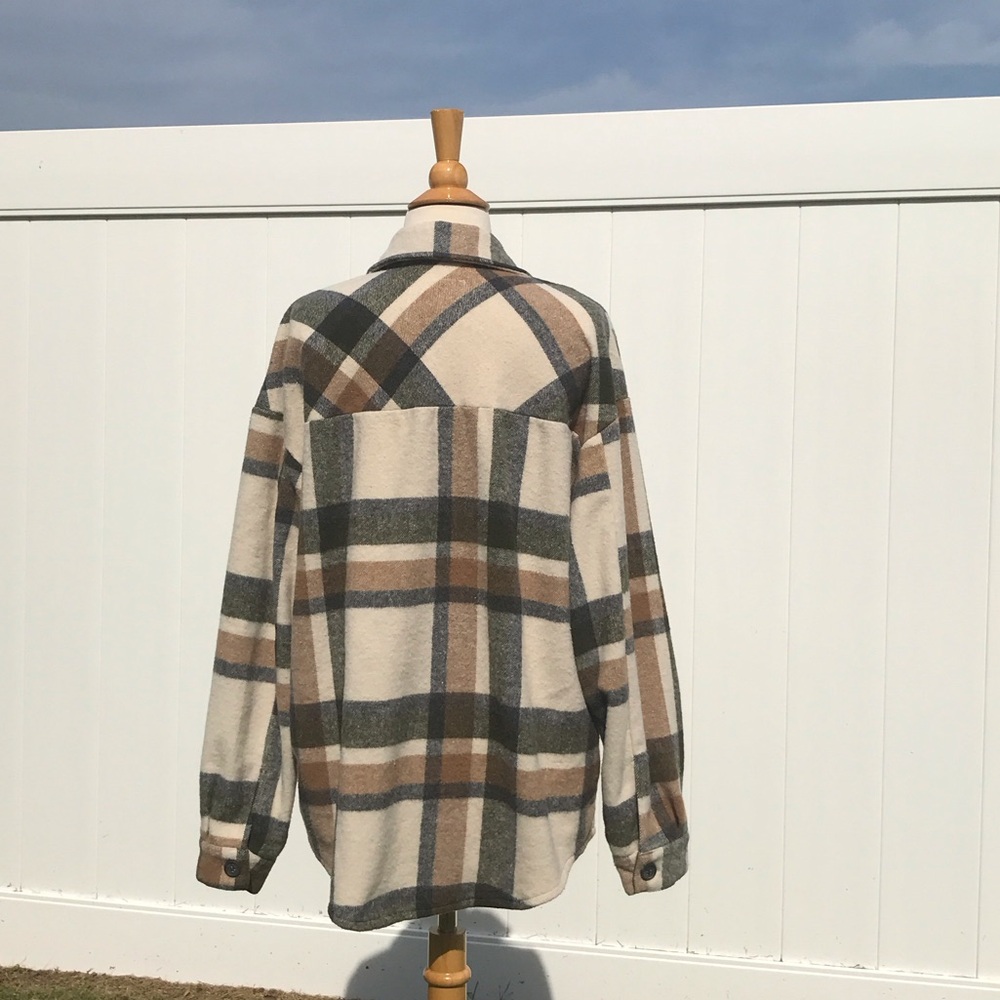 Altar'd State Large Gray Taupe Cream Plaid Shirt Jacket Size Medium - Picture 7 of 16